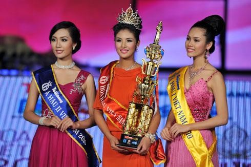Năm 2010, Hoàng My cũng trở thành Á hậu cuộc thi Hoa hậu Việt Nam